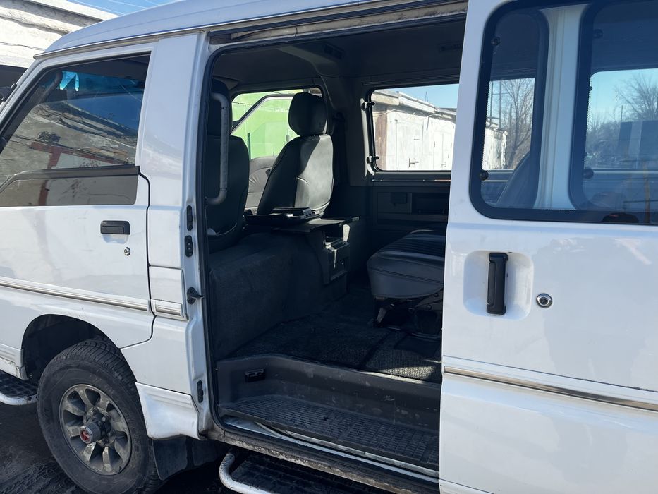 Митсубиси Делика