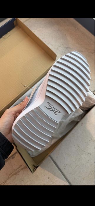 Reebok кроссовки 36 размер