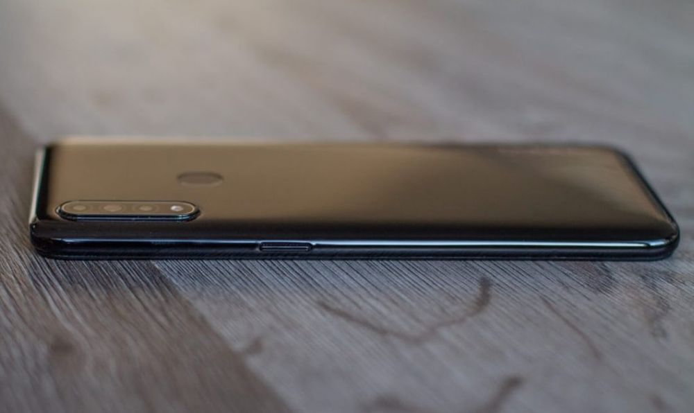 Продам Oppo a31 в хорошем качестве.