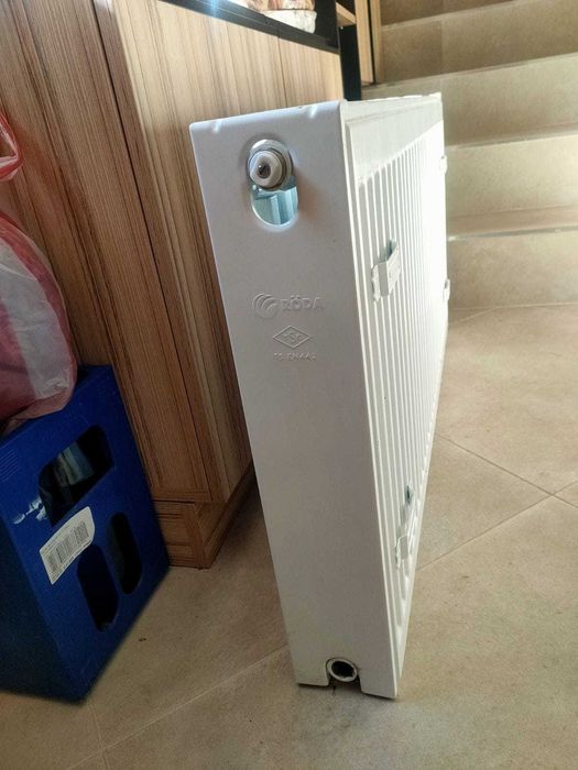 Стенен радиатор Röda