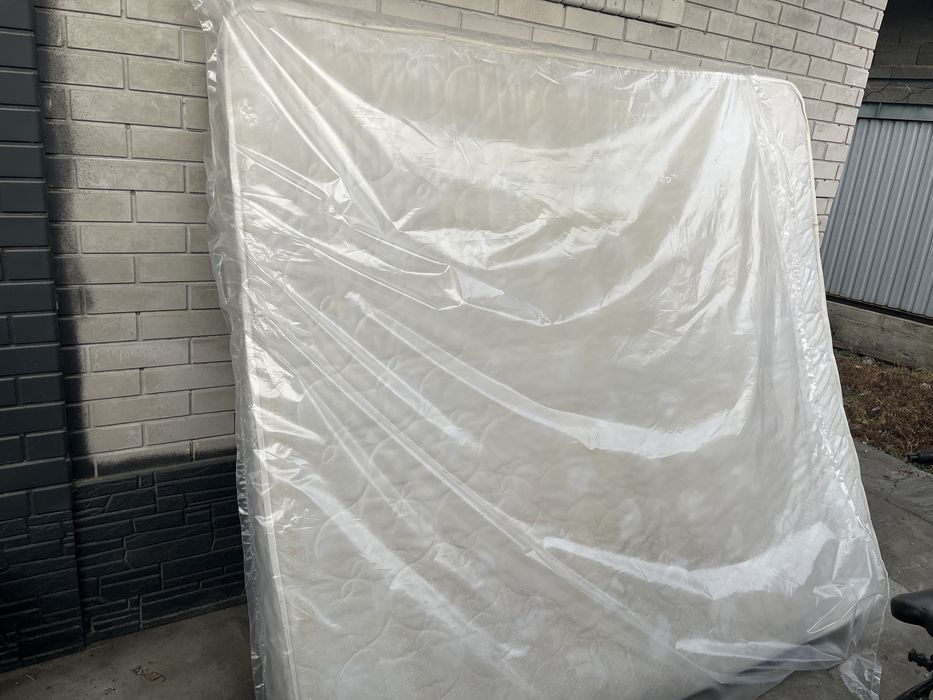 Матрас 180/200 продам за 5000 тг кому надо. Мягкая удобная