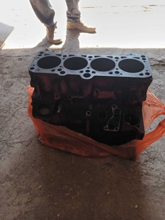 Блок двигателя Фольксваген Пассат 1,9 дизель