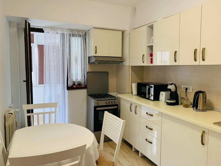 Propietar - Apartament elegant/renovat/3 camere/73mp, Victoriei/Sos. Nicolae Titulescu, Posibilitate loc parcare. 250000 Euro.