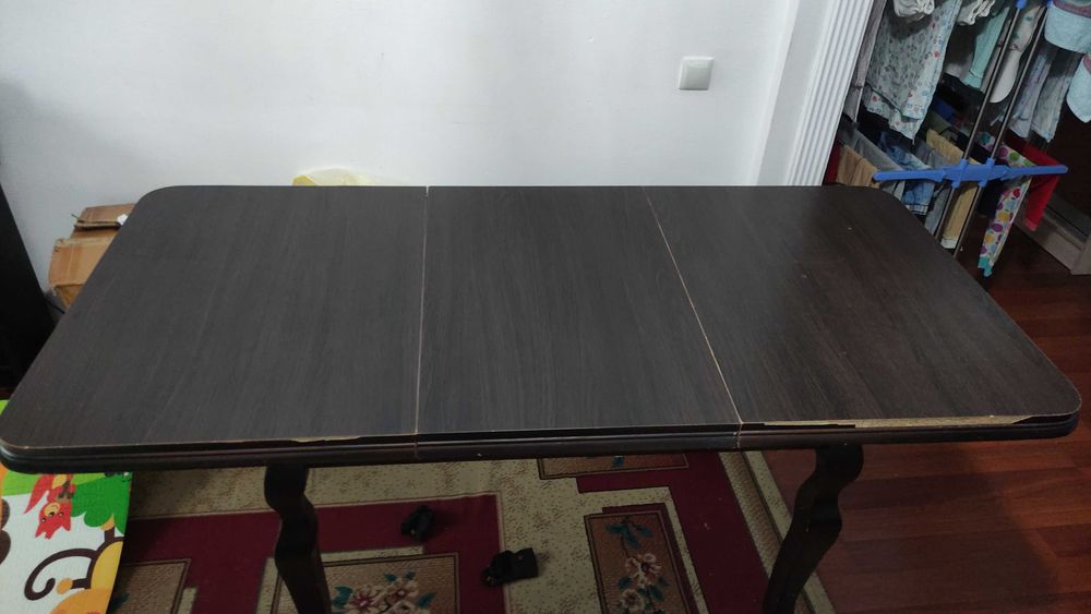 Стол раздвижной в гостиную