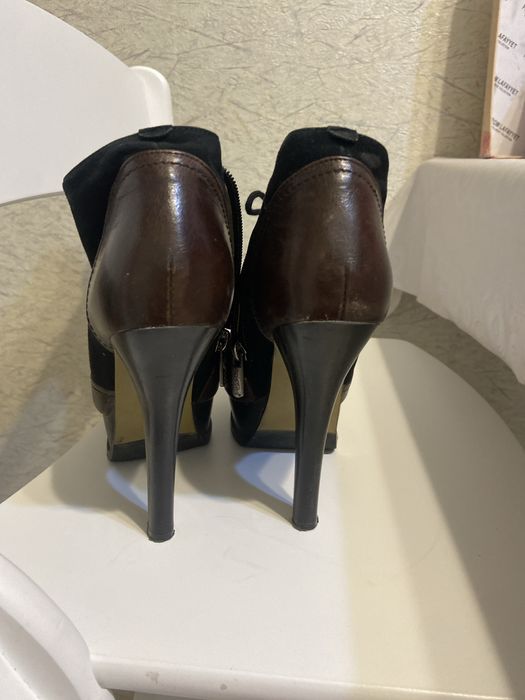 Продам кожаные ботильоны