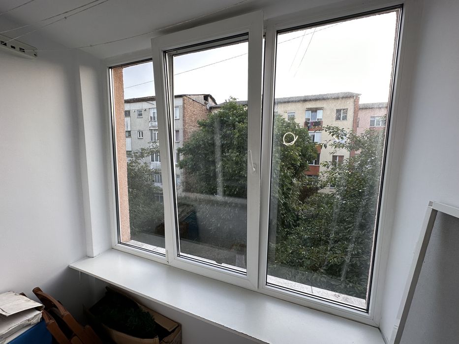 Proprietar inchiriez apartament 3 camere mobilat-utilat complet