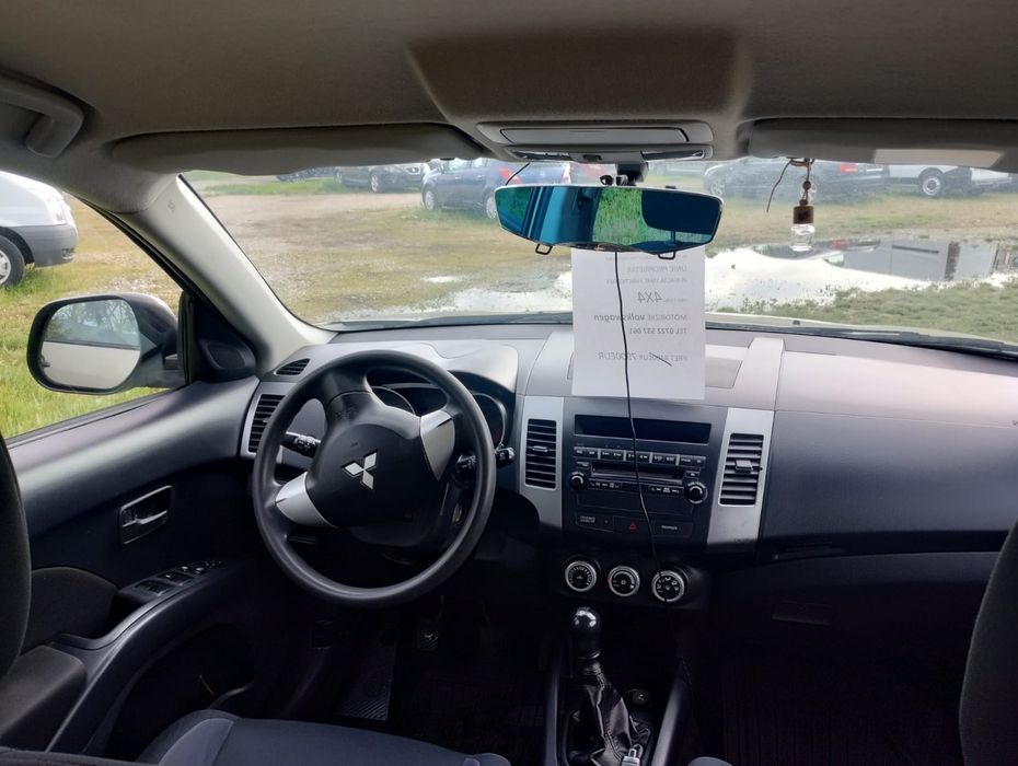 Vând Mitsubishi outlander