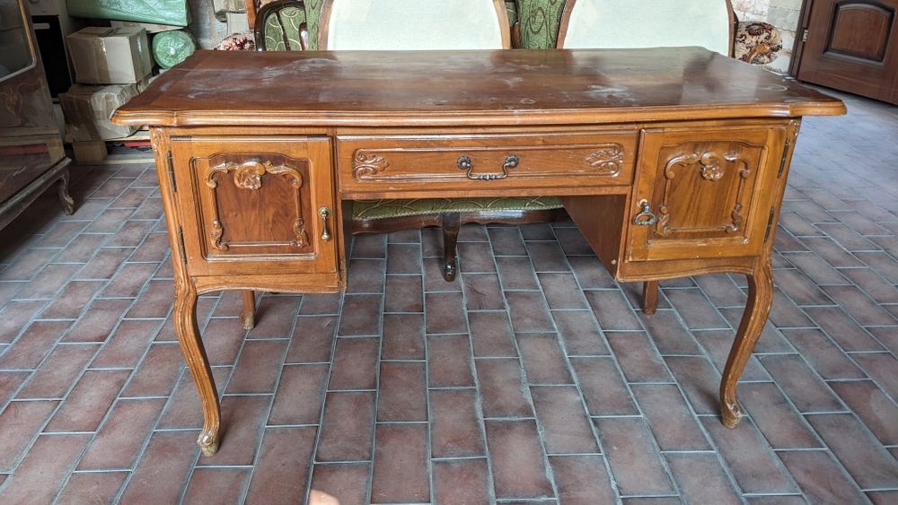 Комплект диванчик + 2 или 4 стула + журнальный столик.