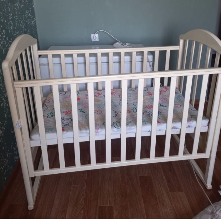 Продам шкаф и детская кровать