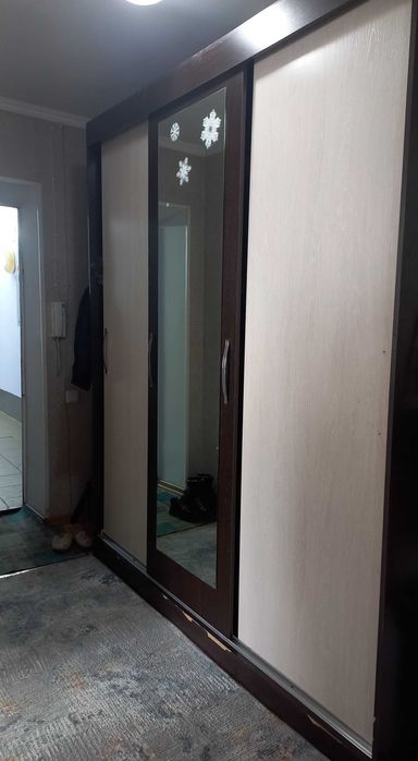 Продам прихожую недорого