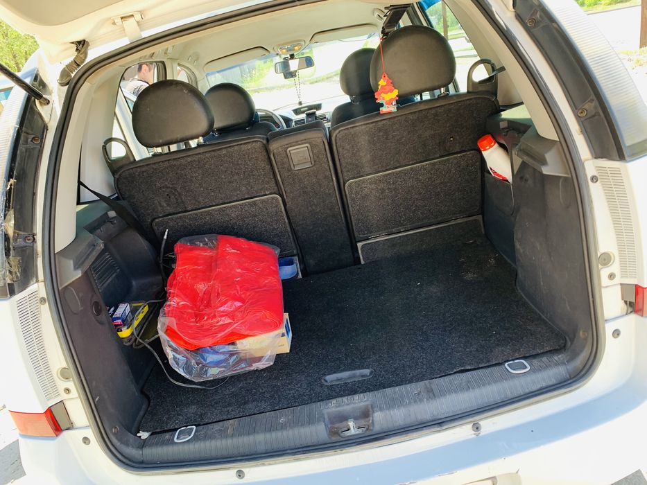 Продам машину Opel Meriva