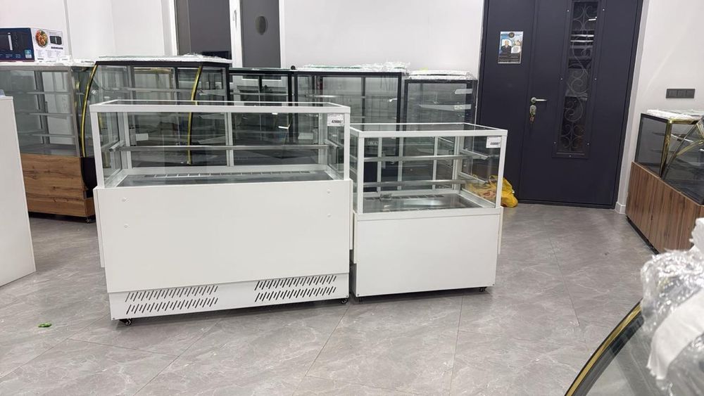 Витринный Холодильник