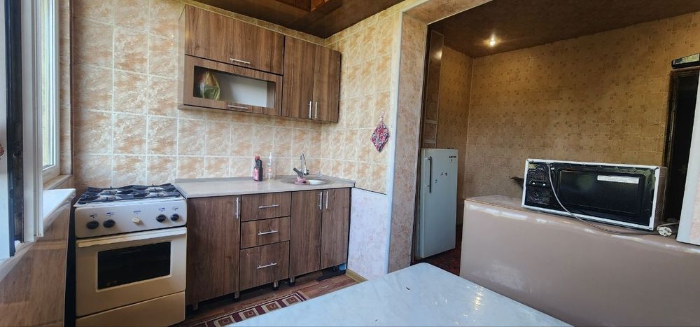 Юнусобод 8кв 2*3комнатная +мебель техники вдоль дороги