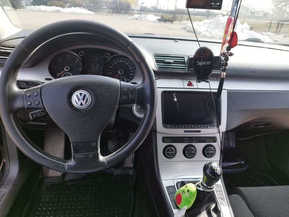 Vând Volkswagen passat B6