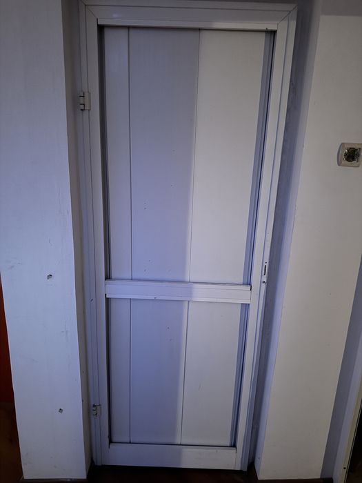 Usi din aluminiu si geam mat | Diverse dimensiuni | Preturi de lichidare
