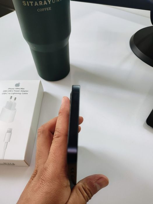 Iphone 12 yanada qulay narxda korobkasi bor 1chi qol ishonchli