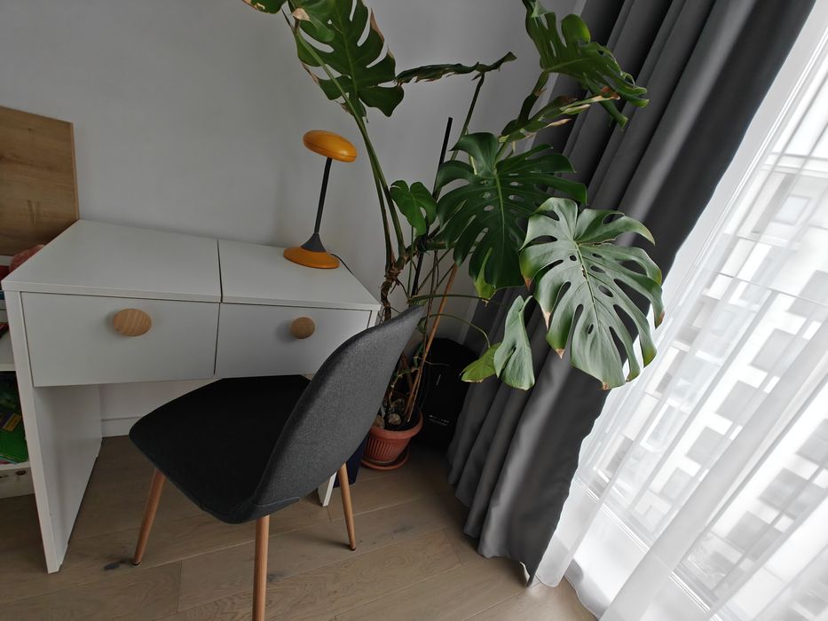 Set birou + scaun modern, Perfect pentru home office, Stare impecabila