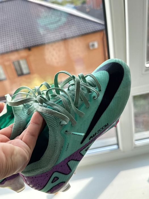 Продам бутсы Айр зум