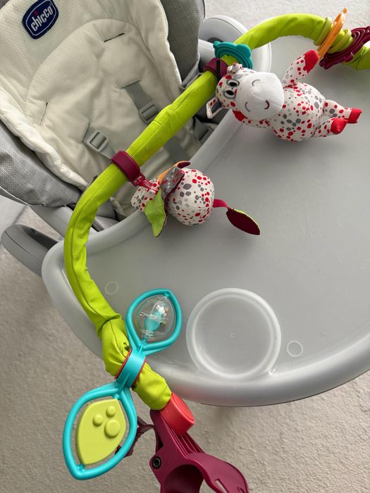 Scaun de masa pentru bebelusi Chicco Polly 2