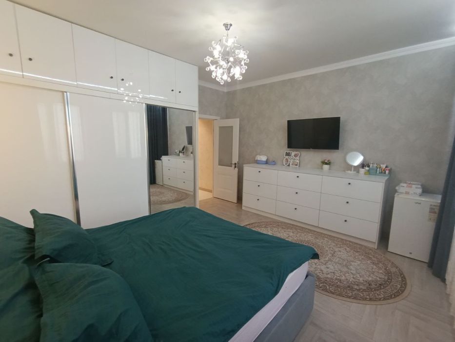 Продаю 2-х  комнатную квартиру Янги Хаёт Green House