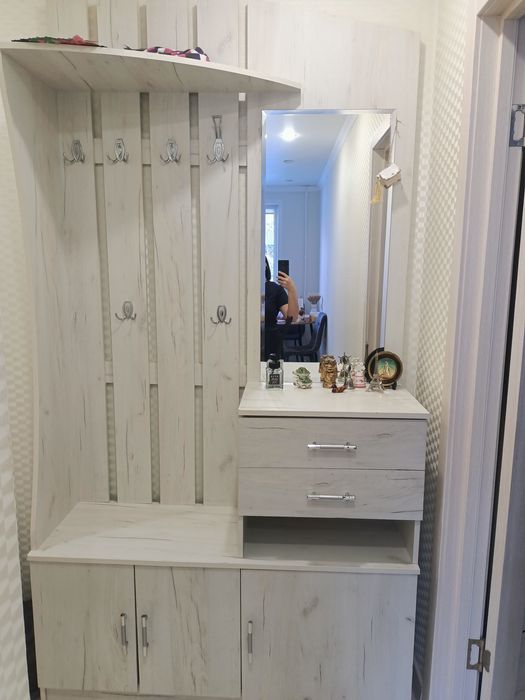 Прихожач б/у 25 мың