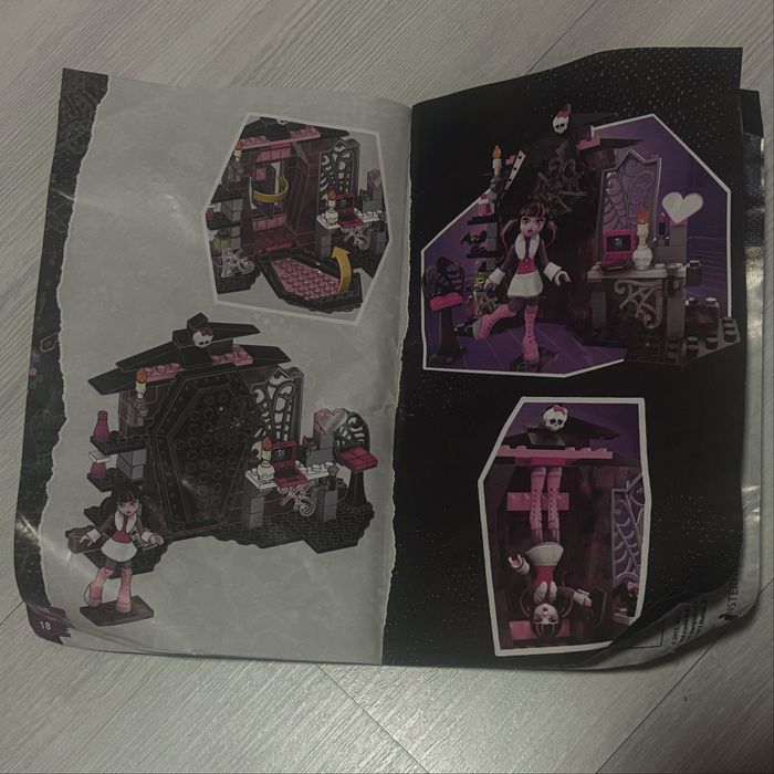 Mega Bloks Monster High Draculaura Vamptastic Room