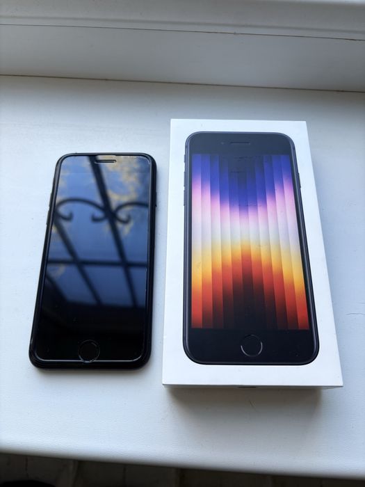 Продам Iphone SE 3  256 gb Midnight