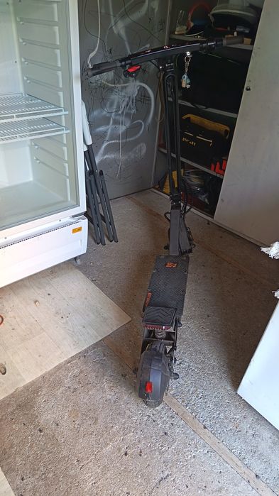Vând Trotinetă Electrică KuKirin G2Ultra(Dual Motor 2400W) – Stare [Impecabilă / Foarte Bună