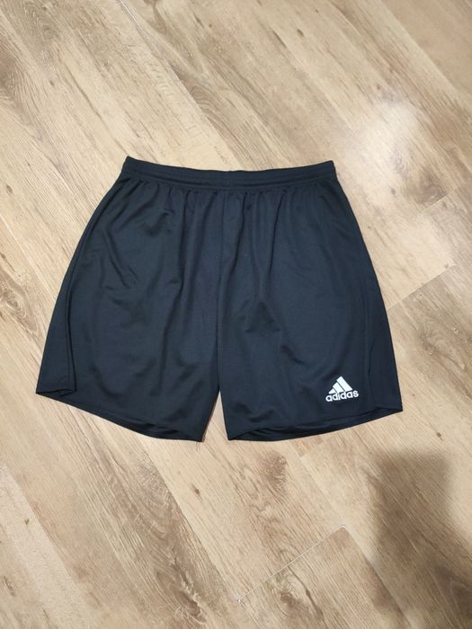 Pantaloni scurți Adidas mărimea L