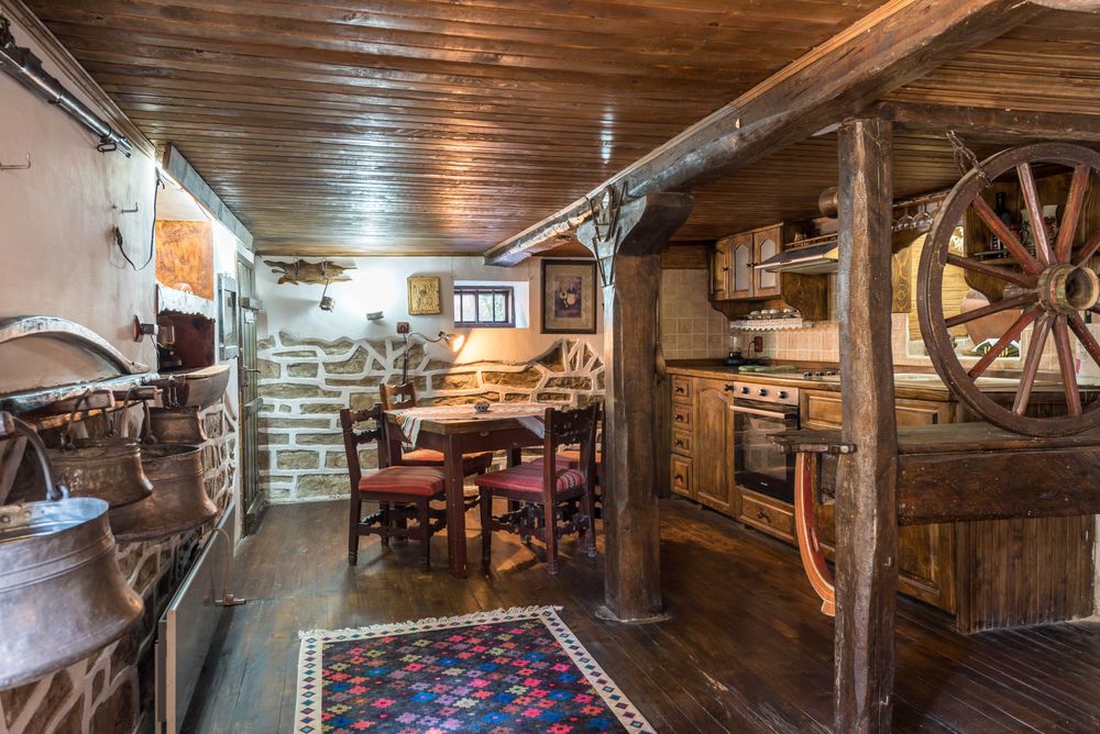 Продава се Къща в Варна, Гръцка махала - 185 кв.м за 1622 €/кв.м - Снимка #13