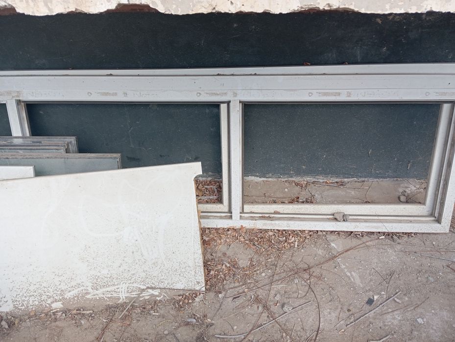 Пластик терезе есік сатылады.