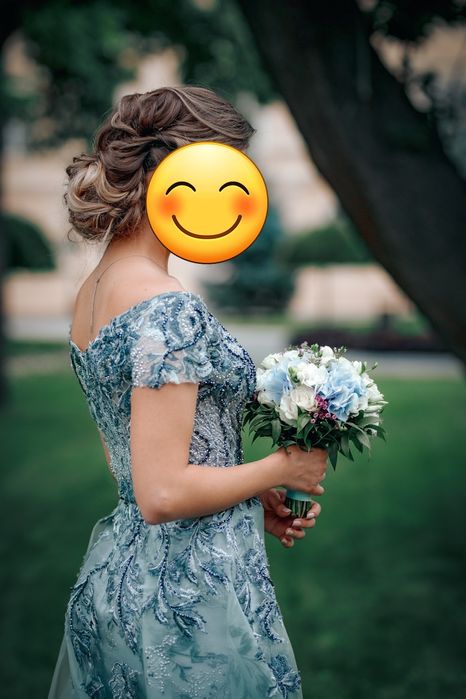 Rochie de ocazie cu trena detașabilă