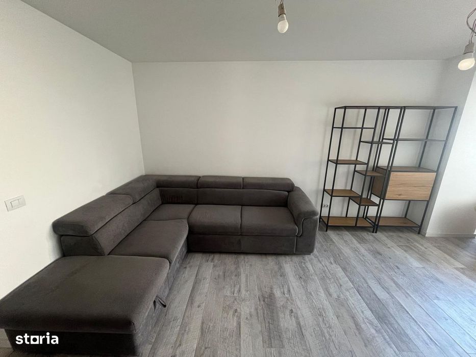 Spital - 3 camere decomandate, etaj 2, 3 balcoane, renovat