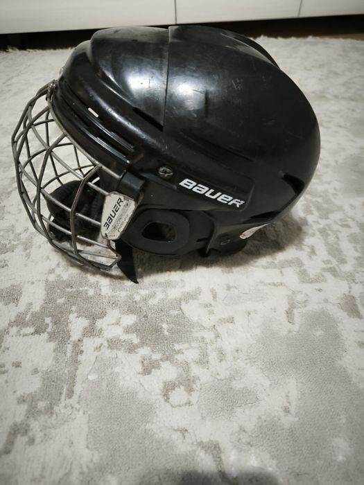 Продам хоккейную форму.