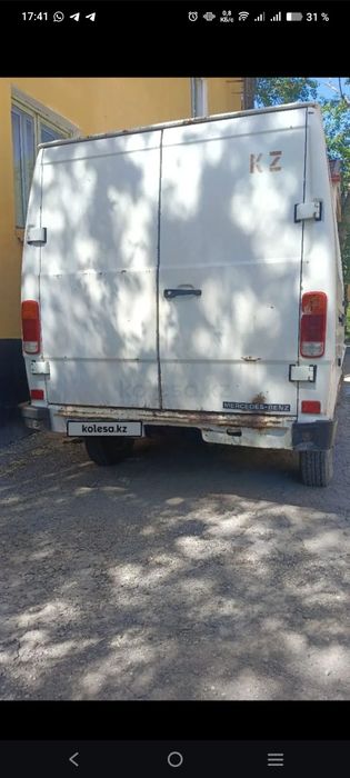 Продам грузовой бус Мерседес сапог