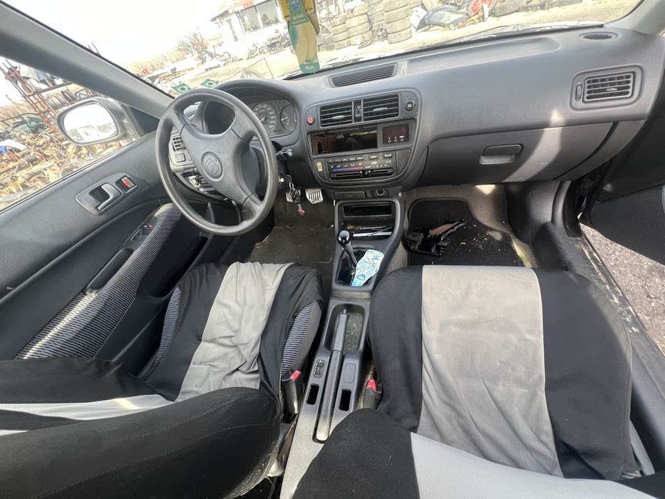Honda Civic 1.4i на части