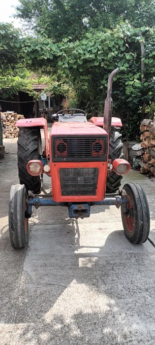 Vând tractor u445
