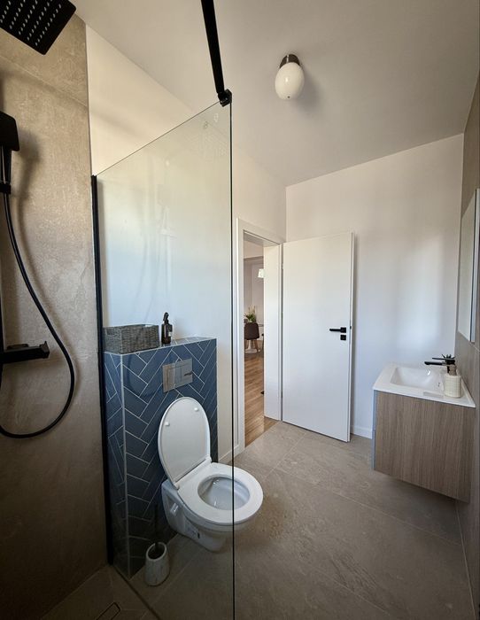 Inchiriez apartament