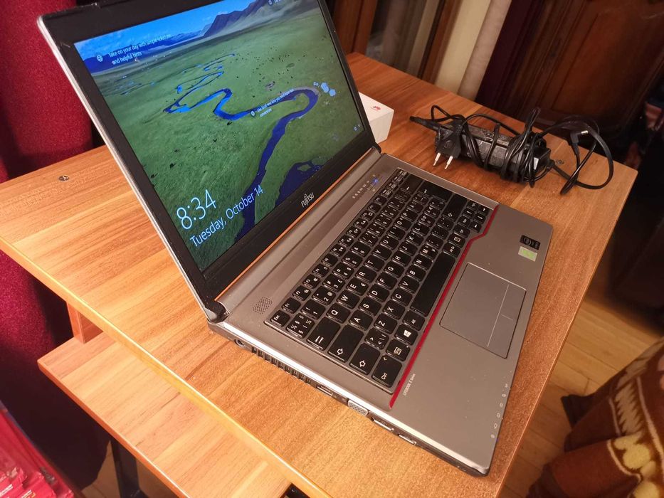 Laptop Fujitsu E736, 13,3" HD,  intel i5-6300U, 2.40GHz, 8GB RAM DDR3,