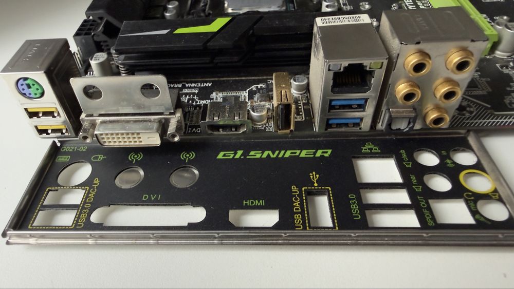 OFERTA! Placa de baza Gigabyte + Procesor i3 7100 + 12GB RAM