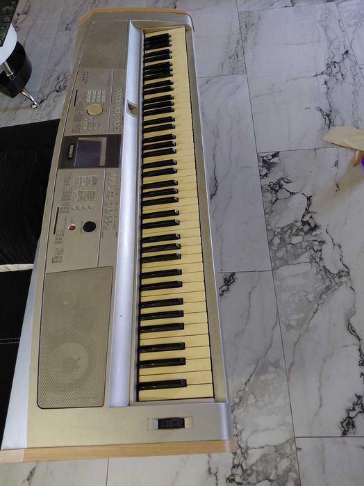 Синтезатор YAMAHA
