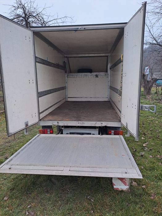 De vânzare Mazda E220