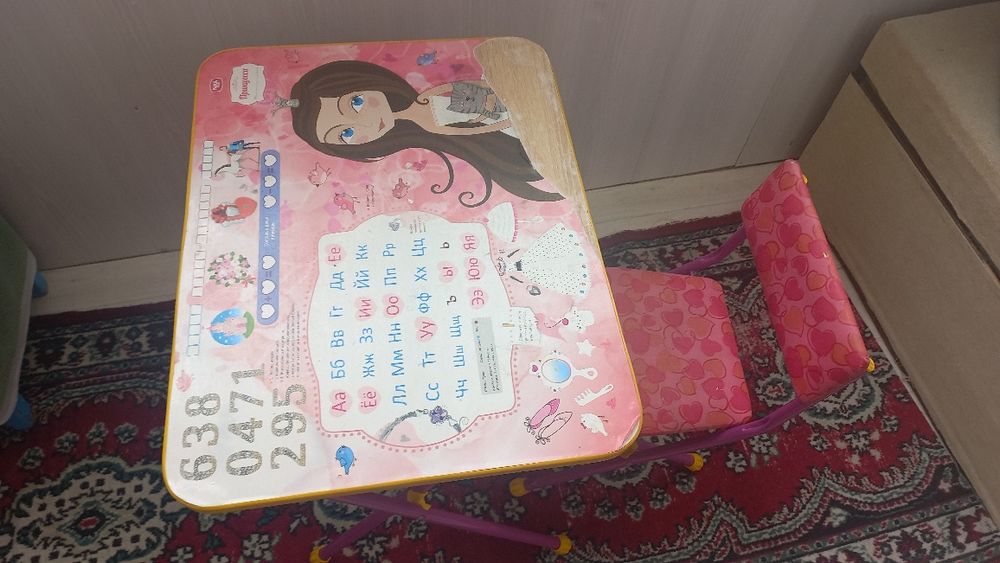детский стол и стульчик