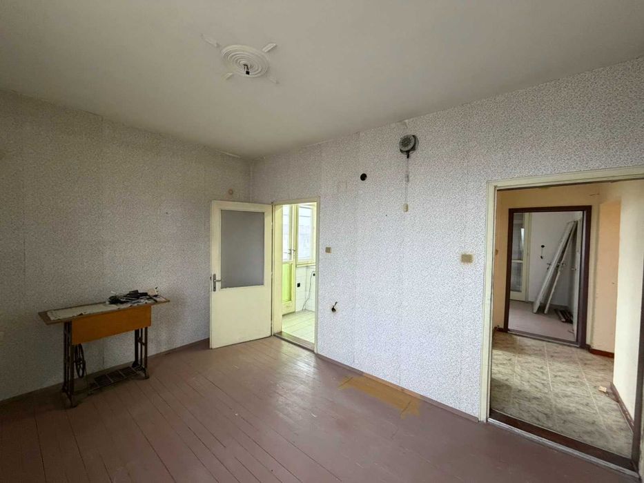 Многостаен апартамент в центъра на Разград