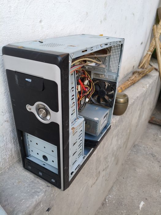 Продам старый системный блок компьютер б/у на запчасти