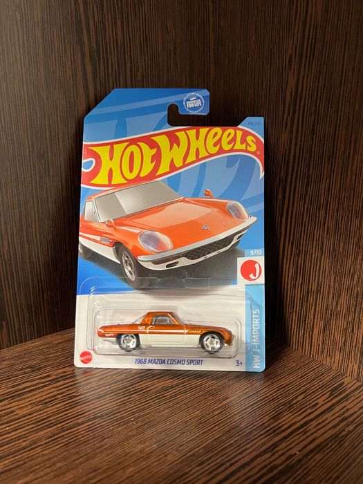 Hot Wheels 1968 Mazda Cosmo Sport Super Treasure Hunt STH + protector