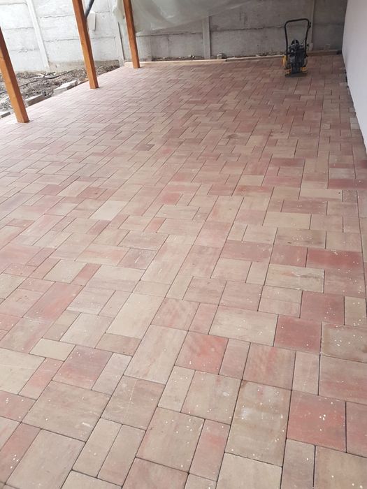 Montat pavele si borduri si Intretinere gradini si spatii verzi