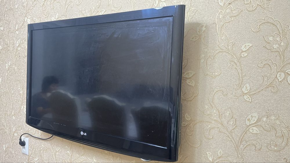 Телевизор LG хорошым состоянии