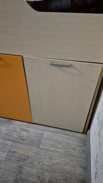 Продам детскую кровать(детский уголок)