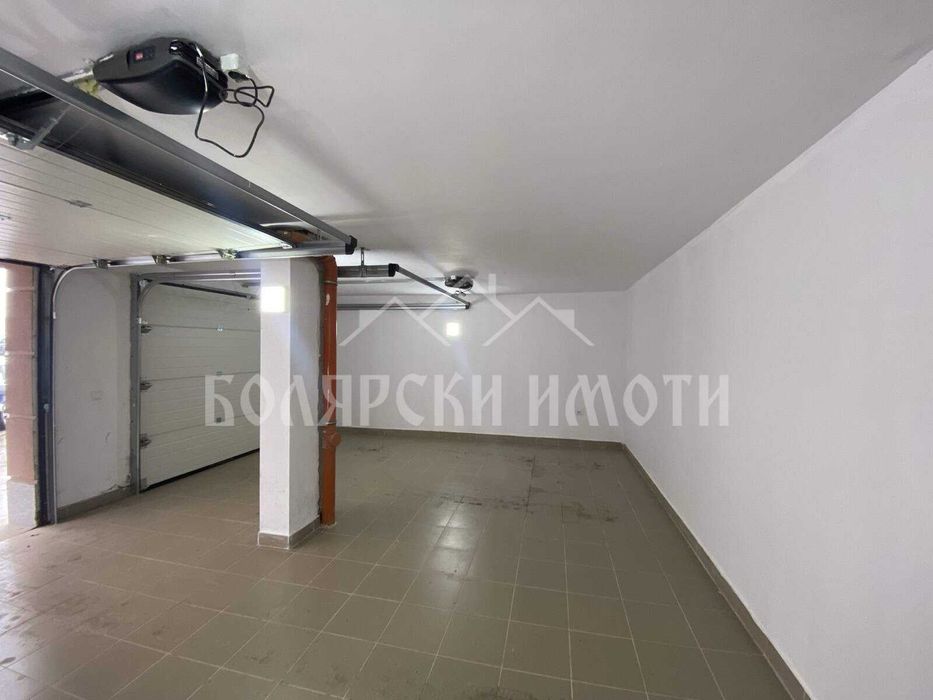 Дава се под наем Гараж / Паркомясто в Велико Търново, Акация - 24 кв.м за 112.2 € - Снимка #3